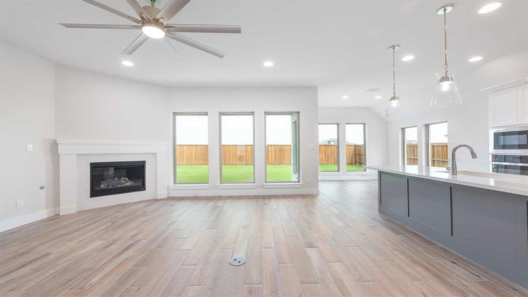 Spacious, unfurnished interior of a new home in Myrtle Creek 60', Waxahachie (Image 13).