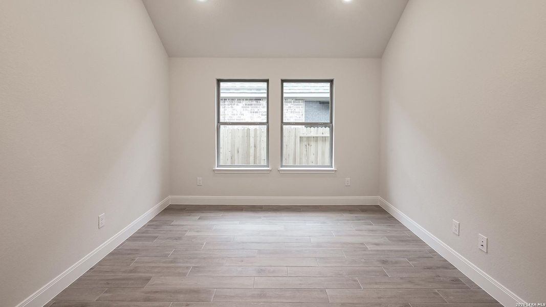 Spacious, unfurnished interior of a new home in Meadows of Mill Creek, Seguin (Image 19).