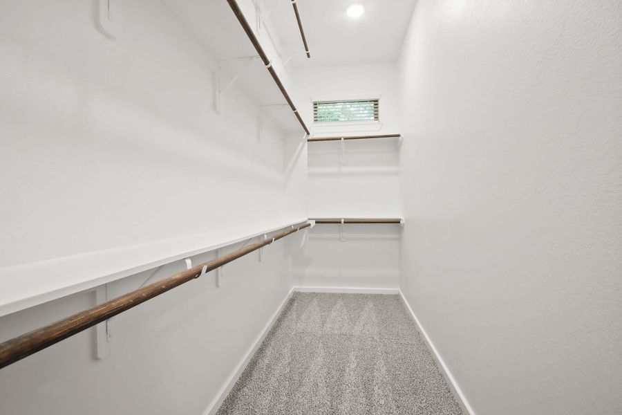 Spacious, unfurnished interior of a new home in Santa Rita Ranch, Liberty Hill (Image 38).