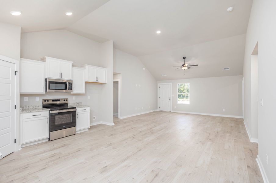 Representative unfurnished interior of a home built from the Juniper by Nason Homes in Cole Properties Subdivision, Dickson (Image 11).