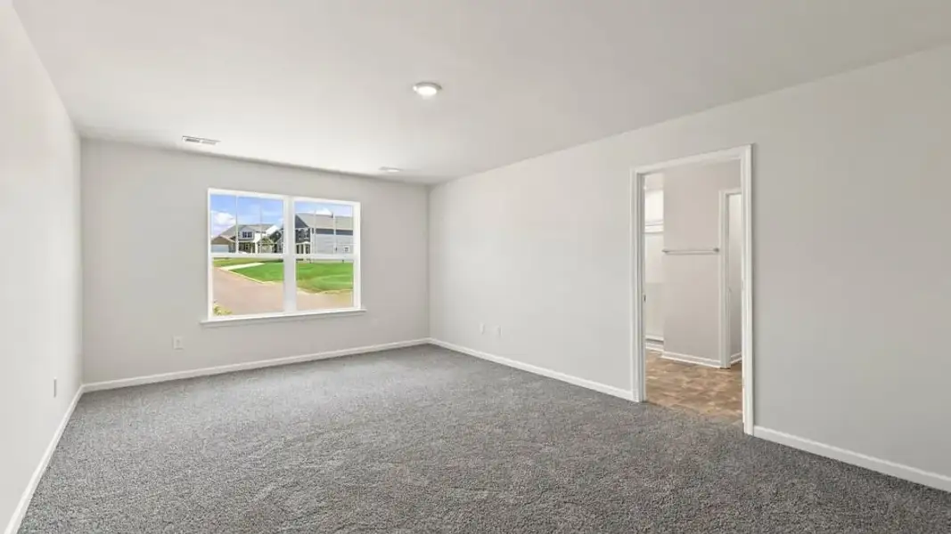 Spacious, unfurnished interior of a new home in Rocky River Ridge, Anderson (Image 35).