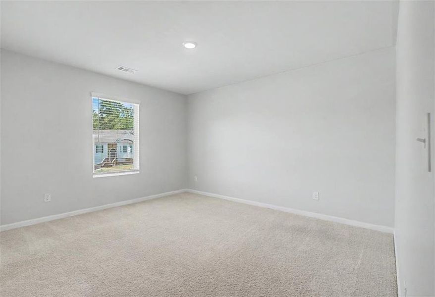 Spacious, unfurnished interior of a new home in Deer Creek, Temple (Image 28).
