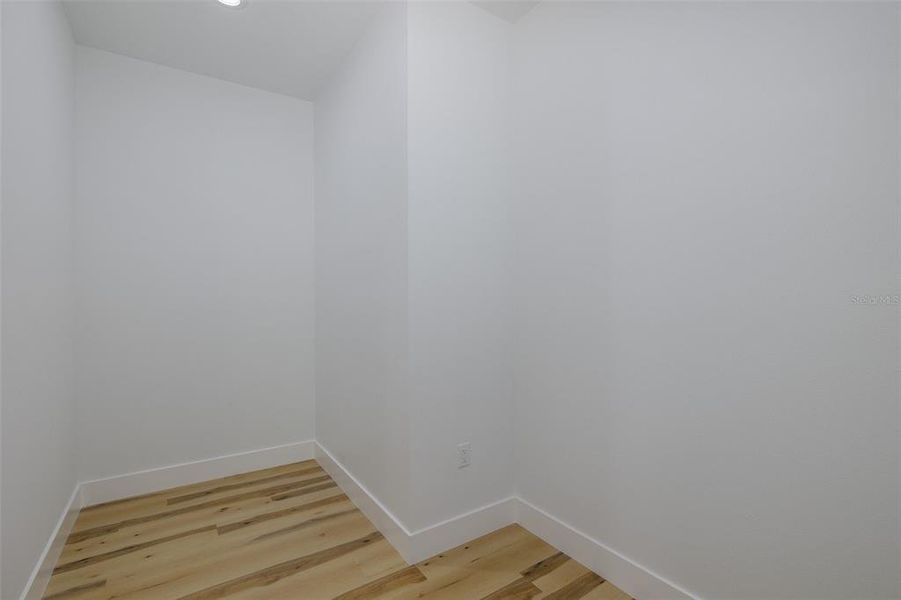 Spacious, unfurnished interior of a new home in , Weeki Wachee (Image 26).