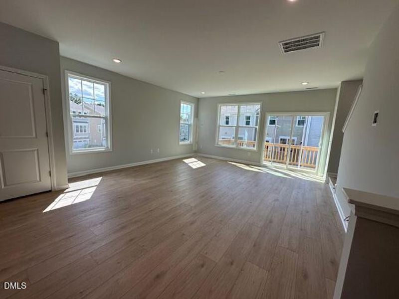 FST 636 living FST 636 living