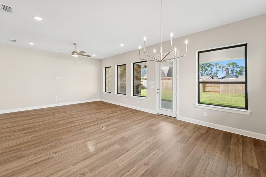 Spacious, unfurnished interior of a new home in The Meadows at Imperial Oaks, Conroe (Image 20).