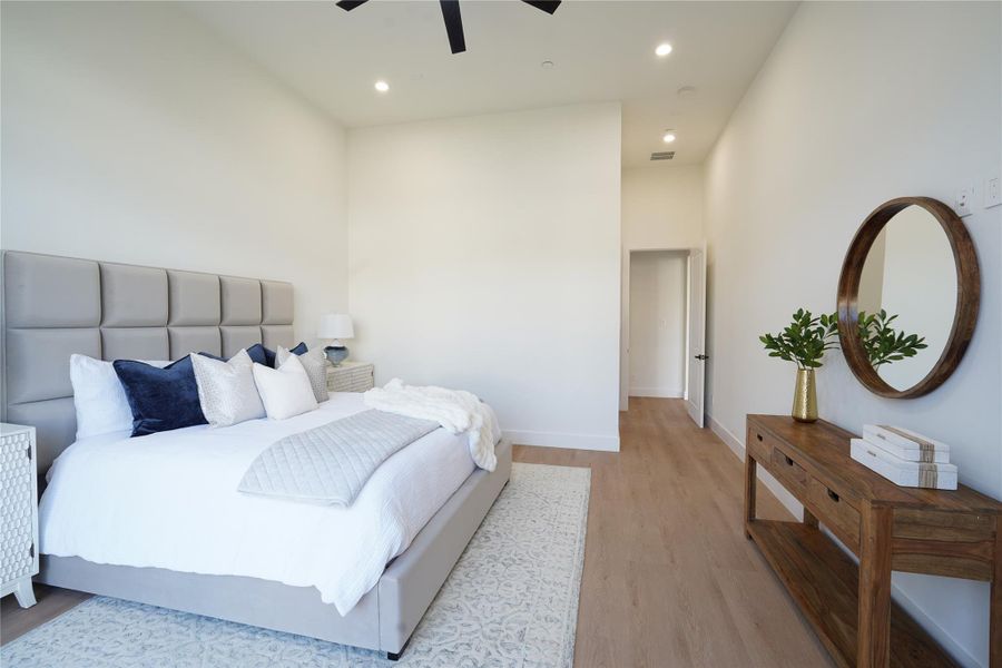 Furnished interior view inside a new home in , Bellaire (Image 8).