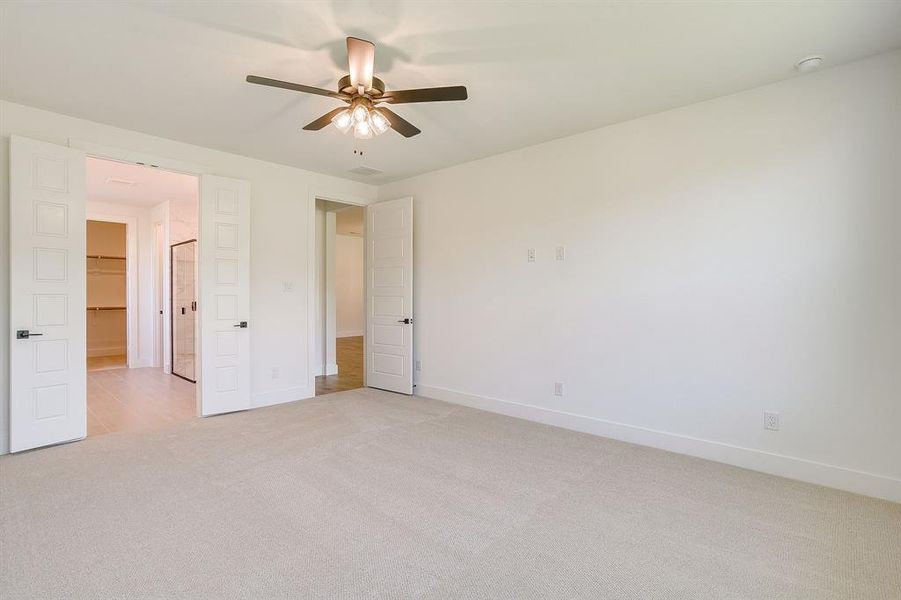 Spacious, unfurnished interior of a new home in Sweetgrass, Haslet (Image 22).