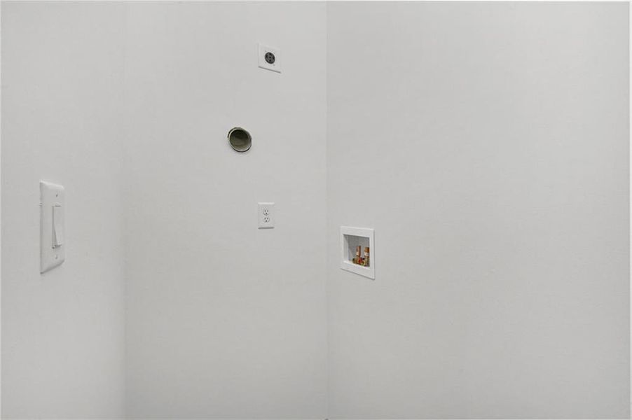 Spacious, unfurnished interior of a new home in , Atlanta (Image 27).