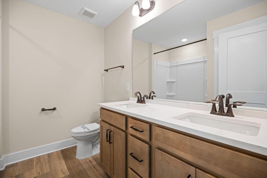 Image 46 of a home in Harbor Crossing.