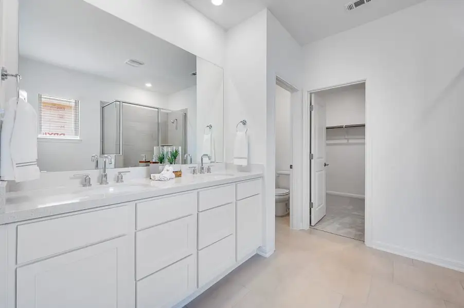 Furnished interior view inside a new home in Emory Crossing, Hutto (Image 4).