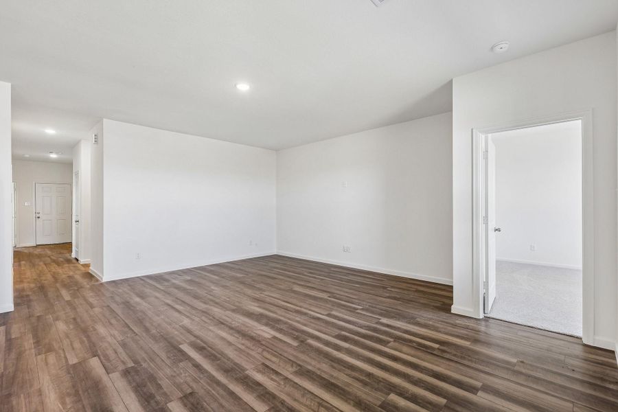 Spacious, unfurnished interior of a new home in Vida Mar, League City (Image 15). Spacious, unfurnished interior of a new home in Vida Mar, League City (Image 15).