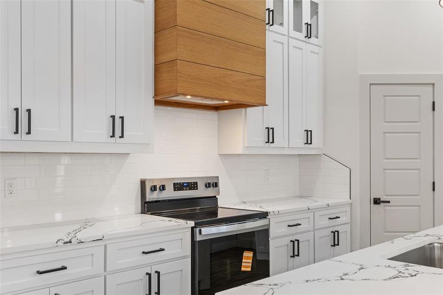 Spacious, unfurnished interior of a new home in , Granbury (Image 22). Spacious, unfurnished interior of a new home in , Granbury (Image 22).