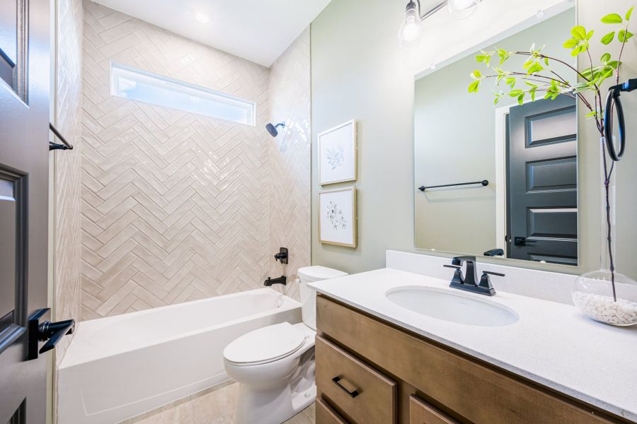 Representative furnished interior of a home built from the Camden by Fischer Homes in Easton Park, Dallas (Image 34).