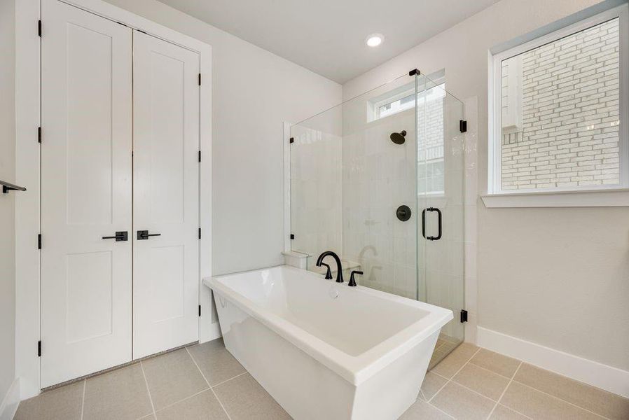 Furnished interior view inside a new home in Walton Ridge, Corinth (Image 5).