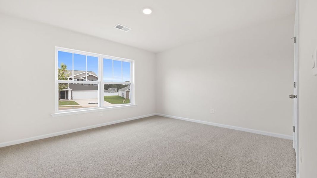 Spacious, unfurnished interior of a new home in Lakestone, Woodruff (Image 12).