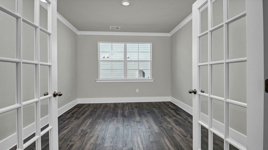 Spacious, unfurnished interior of a new home in Livingston Woods, Irmo (Image 33).
