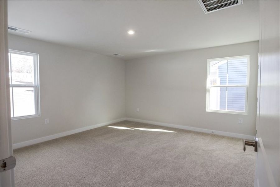 Spacious, unfurnished interior of a new home in Waverly Springs, Woodruff (Image 16). Spacious, unfurnished interior of a new home in Waverly Springs, Woodruff (Image 16).