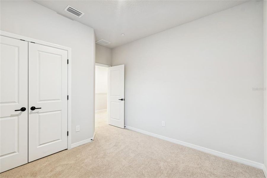 Spacious, unfurnished interior of a new home in , Orlando (Image 26).