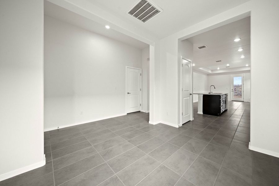 Representative unfurnished interior of a home built from the Aguirre by Hakes Brothers in Summer Sky North, El Paso (Image 10).