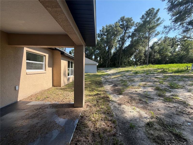 Exterior details and patio area of a home in , Belleview (Image 3).