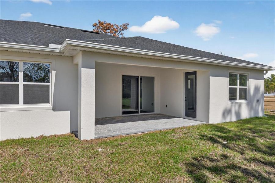 Exterior details and patio area of a home in , Orlando (Image 28).