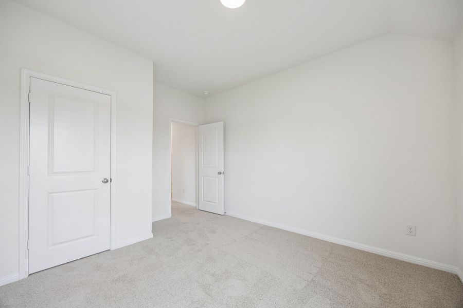 Spacious, unfurnished interior of a new home in Riviera Pines, Huffman (Image 39).