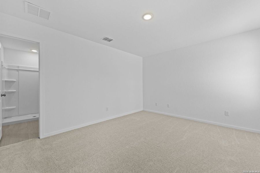 Spacious, unfurnished interior of a new home in Higdon Crossing, San Antonio (Image 21). Spacious, unfurnished interior of a new home in Higdon Crossing, San Antonio (Image 21).