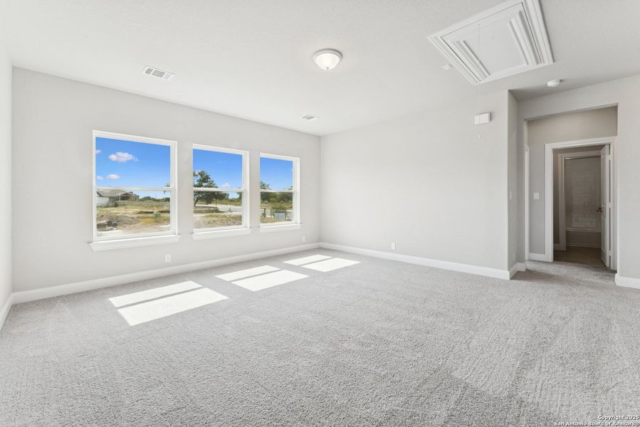 Spacious, unfurnished interior of a new home in The Crossvine 45’, Schertz (Image 23).