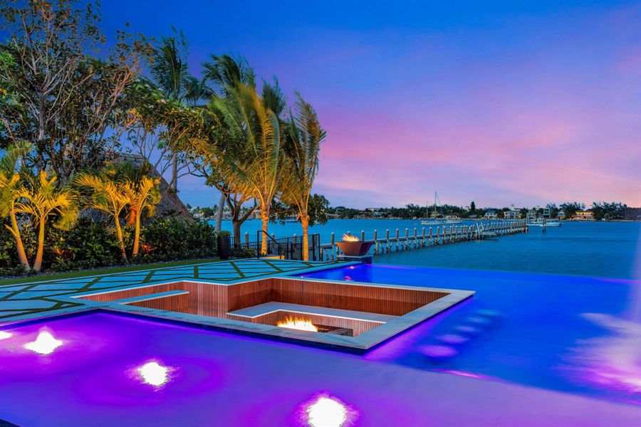 Exterior details and patio area of a home in , Lantana (Image 40).