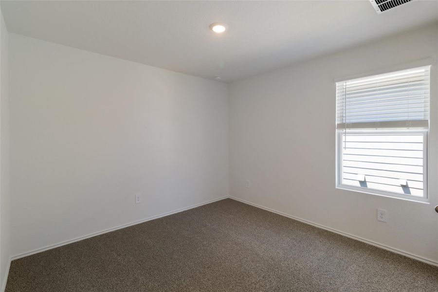 Spacious, unfurnished interior of a new home in Marigold, Uhland (Image 20).