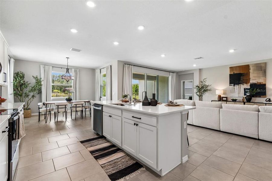 Furnished interior view inside a new home in Deerbrook, Land O' Lakes (Image 8).
