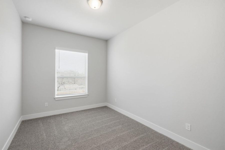 Spacious, unfurnished interior of a new home in Esperanza, Boerne (Image 33).