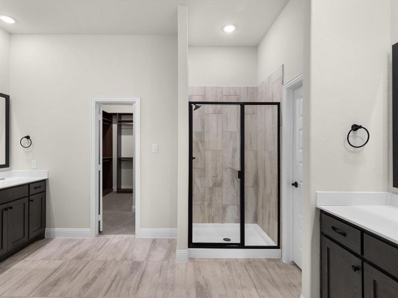 Furnished interior view inside a new home in , Waxahachie (Image 5).