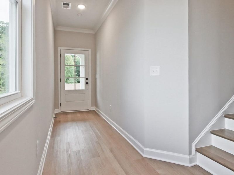 Spacious, unfurnished interior of a new home in Cherokee Township, Acworth (Image 17).