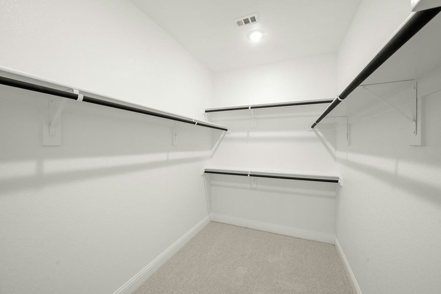 Spacious, unfurnished interior of a new home in Stone Eagle, Azle (Image 22).