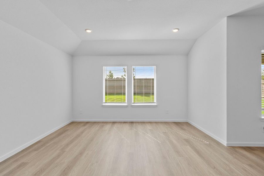 Spacious, unfurnished interior of a new home in Harrington Trails at The Canopies, Splendora (Image 14).