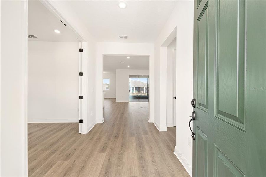 Spacious, unfurnished interior of a new home in , Ocala (Image 26).