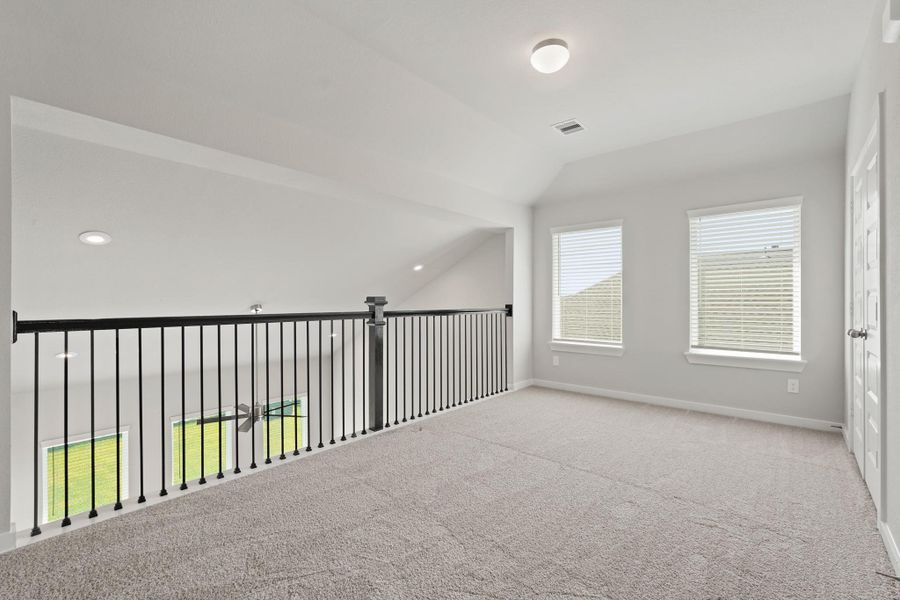 Spacious, unfurnished interior of a new home in Briarwood Crossing, Rosenberg (Image 20).