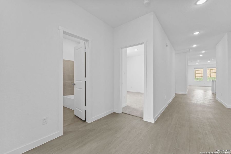 Spacious, unfurnished interior of a new home in , New Braunfels (Image 14).