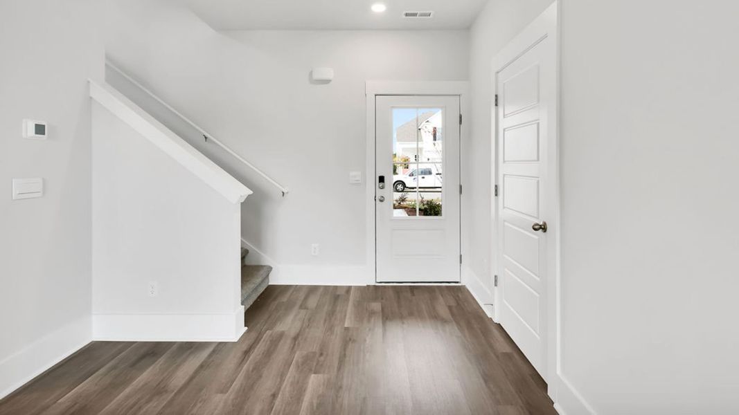 Spacious, unfurnished interior of a new home in Bella Point, Bolivia (Image 14). Spacious, unfurnished interior of a new home in Bella Point, Bolivia (Image 14).