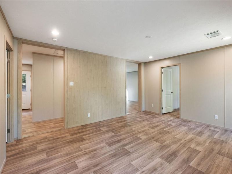 Spacious, unfurnished interior of a new home in , Gainesville (Image 43).