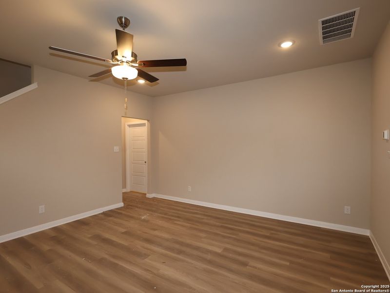 Spacious, unfurnished interior of a new home in Park Place, New Braunfels (Image 19). Spacious, unfurnished interior of a new home in Park Place, New Braunfels (Image 19).