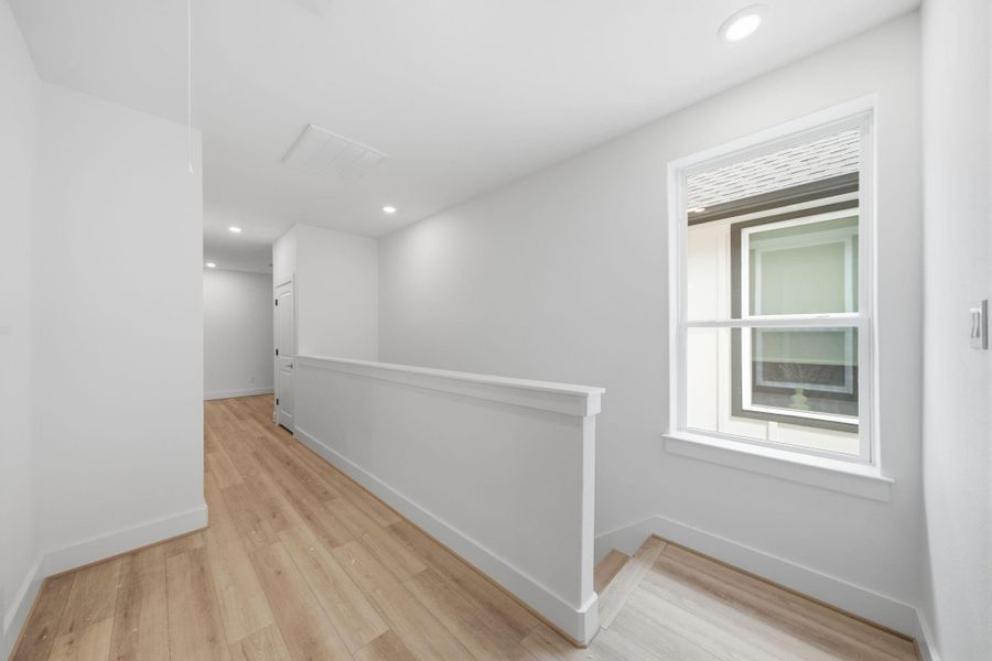 Spacious, unfurnished interior of a new home in , Houston (Image 11).