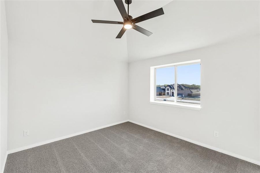 Spacious, unfurnished interior of a new home in Sable Creek, Sanger (Image 20).