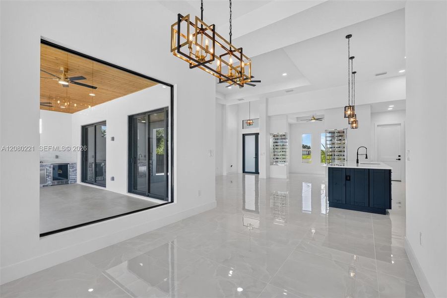 Spacious, unfurnished interior of a new home in , Cape Coral (Image 65).