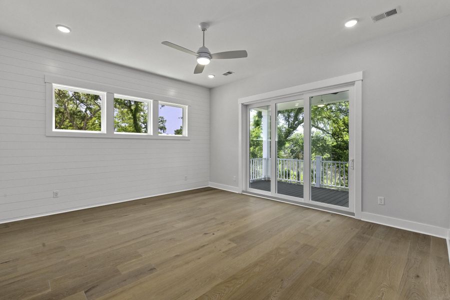 Spacious, unfurnished interior of a new home in , Mount Pleasant (Image 16).
