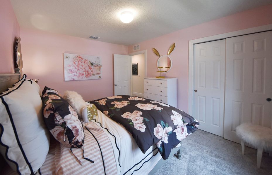 Furnished interior view inside a new home in Caloosa Cove, Labelle (Image 10).