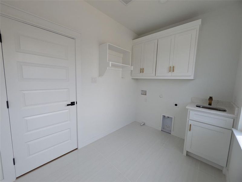 Spacious, unfurnished interior of a new home in , Dallas (Image 20).