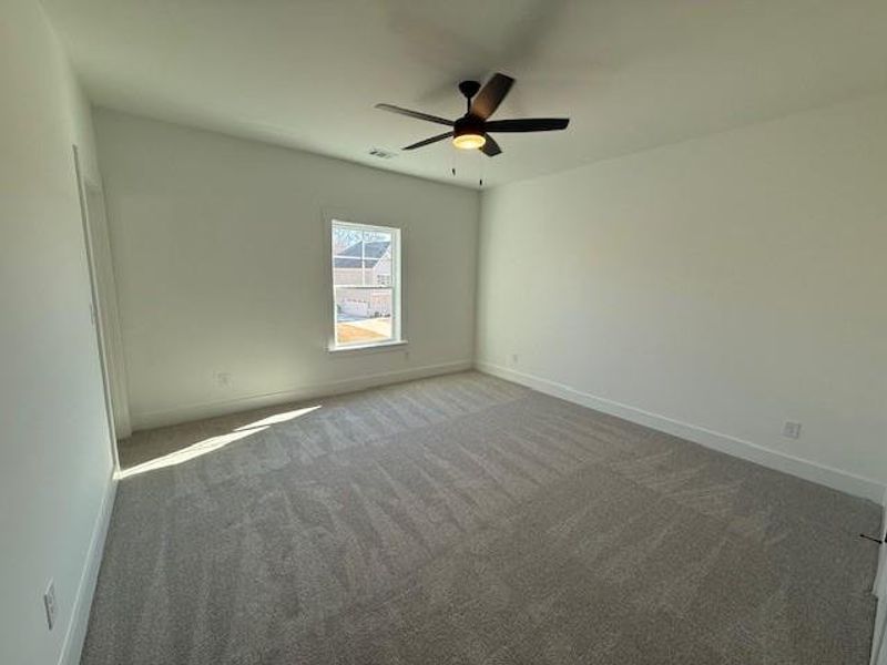 Spacious, unfurnished interior of a new home in , Jefferson (Image 23).
