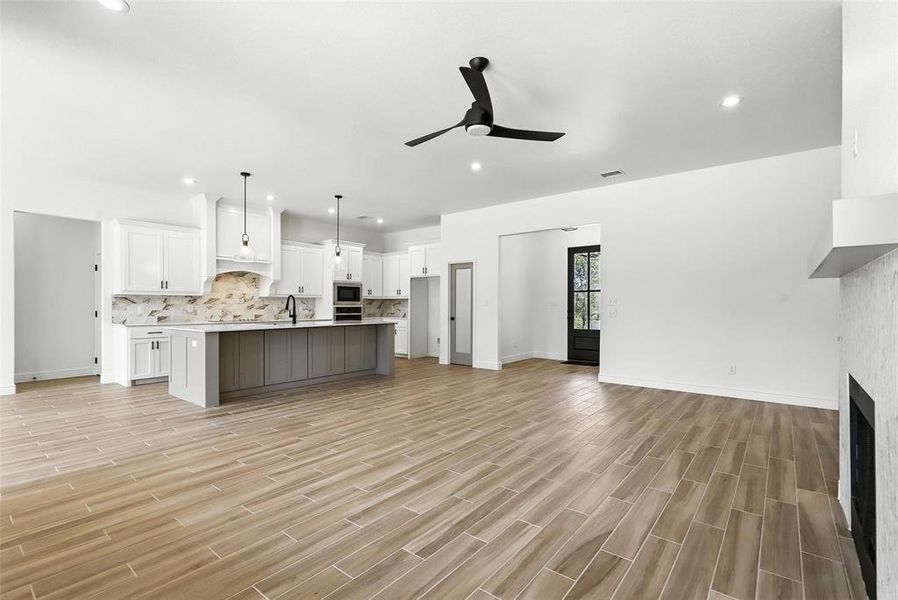 Spacious, unfurnished interior of a new home in , Weatherford (Image 36). Spacious, unfurnished interior of a new home in , Weatherford (Image 36).